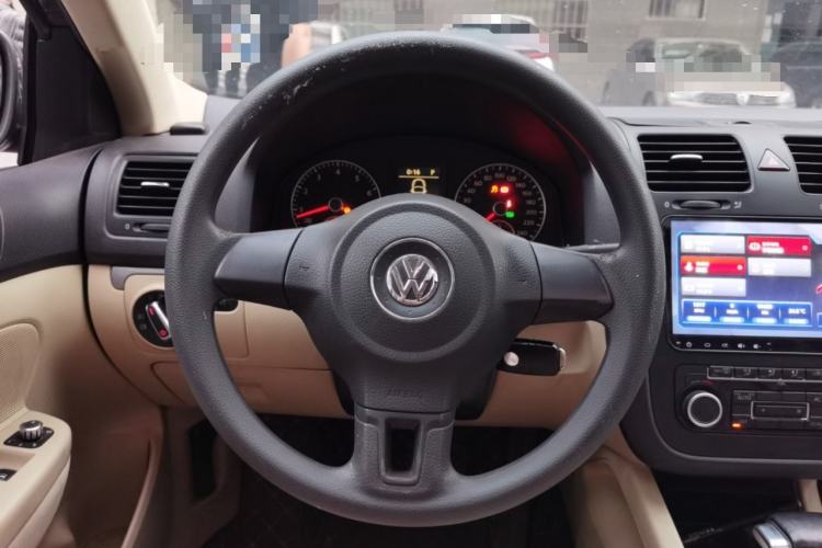 Used Volkswagen Sagitar 2011 1.4 TSI Automatic Tech Model Steering Wheel