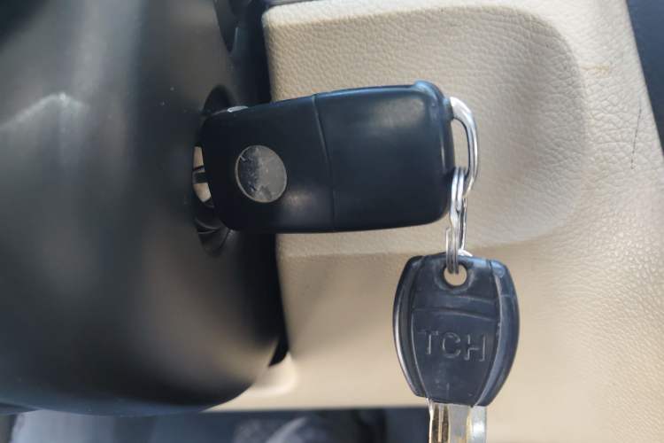 Used Volkswagen Sagitar 2011 1.4 TSI Automatic Tech Model Vehicle Key
