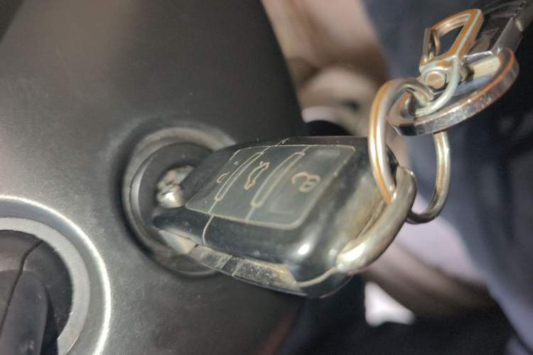 Used Volkswagen Sagitar 2011 1.4 TSI Automatic Tech Model Vehicle Key