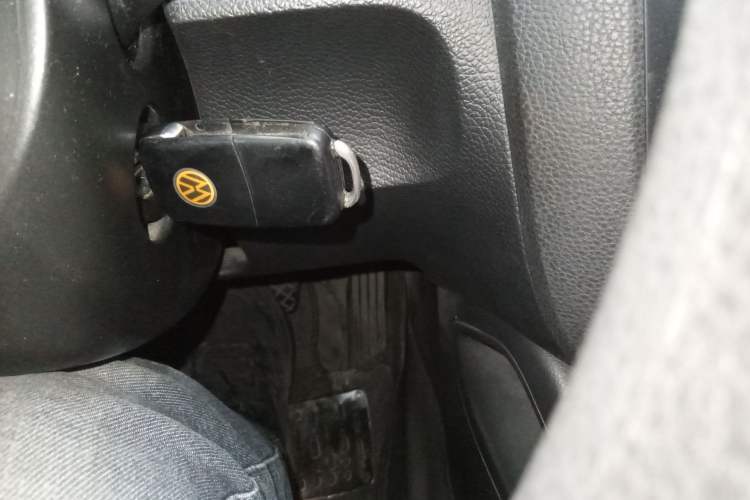 Used Volkswagen Sagitar 2011 1.6L Automatic Comfort Edition Vehicle Key