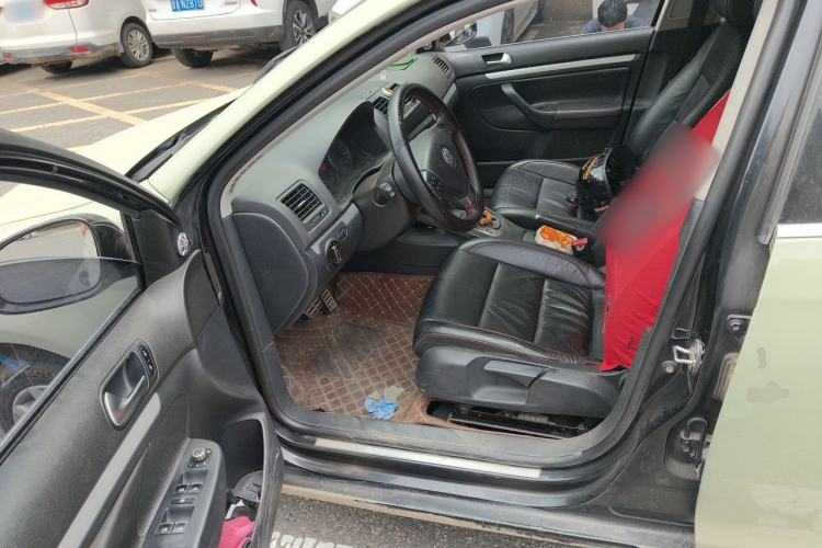 Used Volkswagen Sagitar 2011 1.8TSI Automatic Champion Edition Driver Seat