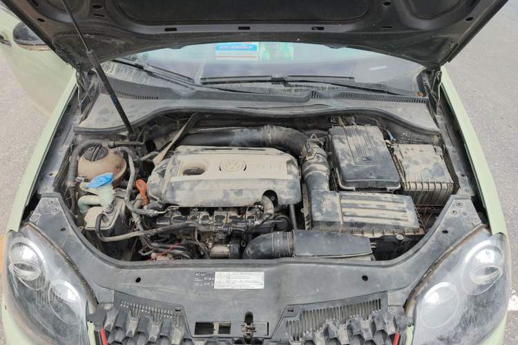 Used Volkswagen Sagitar 2011 1.8TSI Automatic Champion Edition Engine Bay