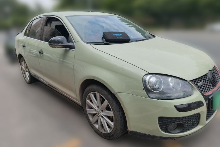 Used Volkswagen Sagitar 2011 1.8TSI Automatic Champion Edition Front Right 45 Deg