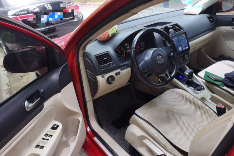 Used Volkswagen Sagitar 2011 1.6L Automatic Special Edition Driver Seat