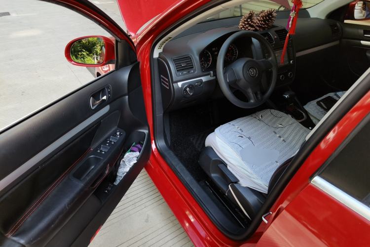 Used Volkswagen Sagitar 2011 1.6L Automatic Fashion Edition Driver Seat