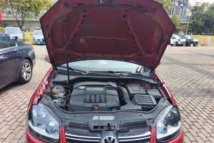 Used Volkswagen Sagitar 2011 1.6L Automatic Comfort Edition Engine Bay