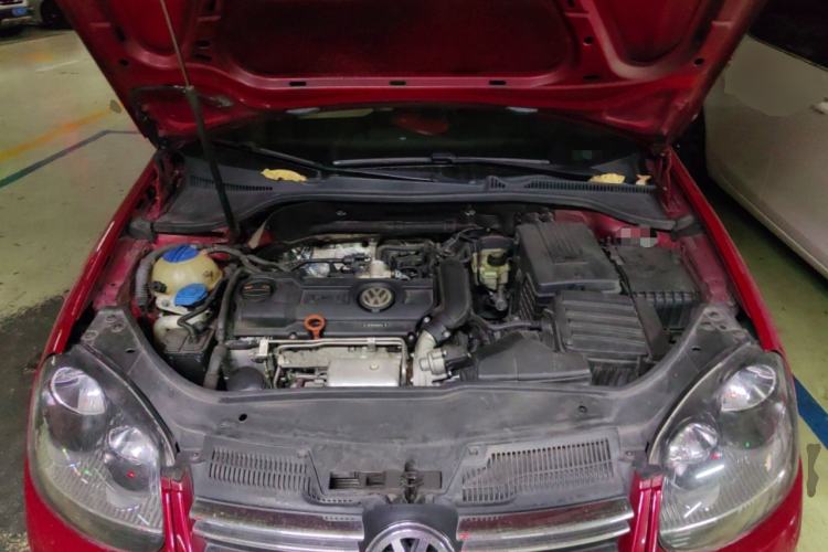 Used Volkswagen Sagitar 2011 1.4 TSI Automatic Luxury Edition Engine Bay