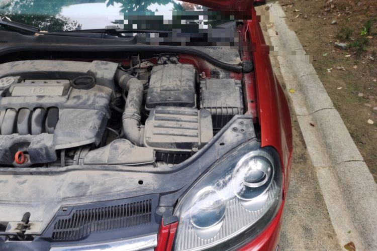 Used Volkswagen Sagitar 2011 1.6L Automatic Special Edition Engine Bay Left