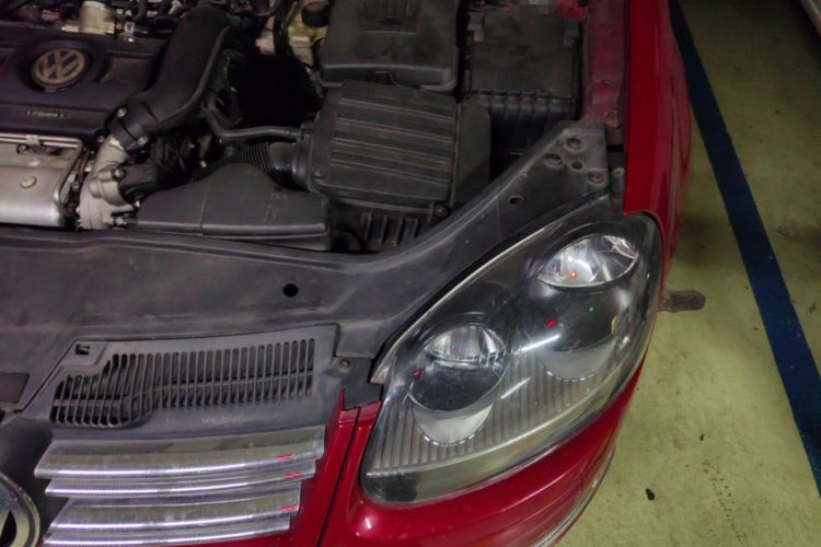Used Volkswagen Sagitar 2011 1.4 TSI Automatic Luxury Edition Engine Bay Left
