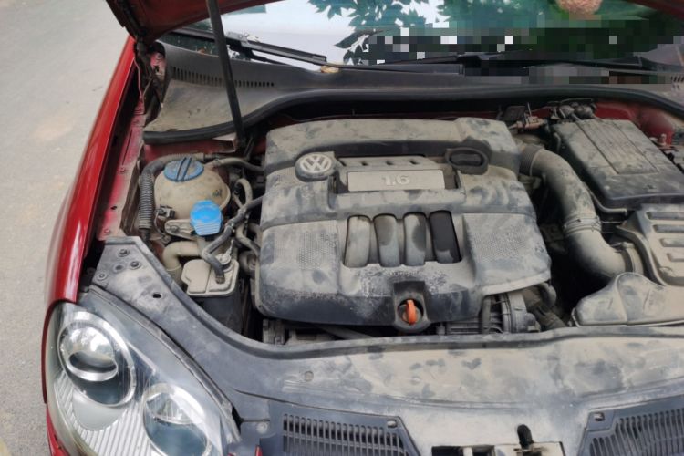 Used Volkswagen Sagitar 2011 1.6L Automatic Special Edition Engine Bay Right