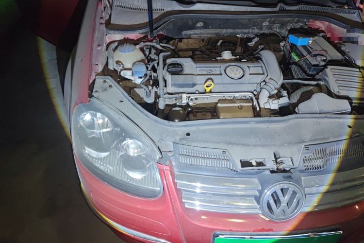 Used Volkswagen Sagitar 2011 1.4 TSI Automatic Luxury Edition Engine Bay Right
