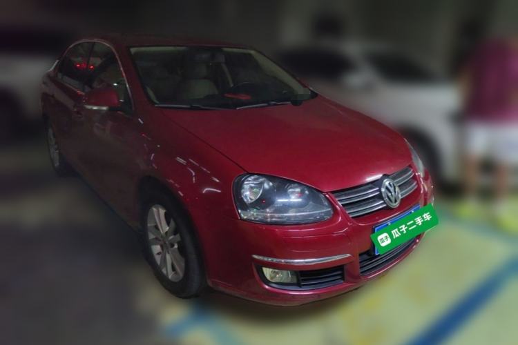 Used Volkswagen Sagitar 2011 1.4 TSI Automatic Luxury Edition Front Right 45 Deg