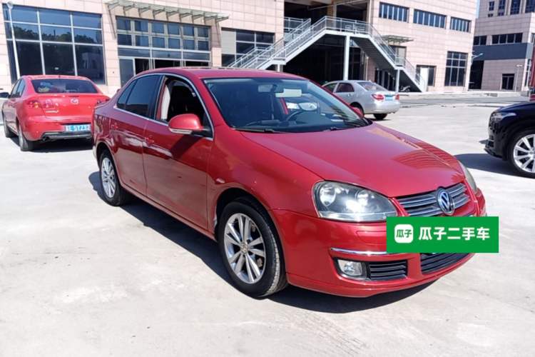 Used Volkswagen Sagitar 2011 1.6L Automatic Comfort Edition Front Right 45 Deg