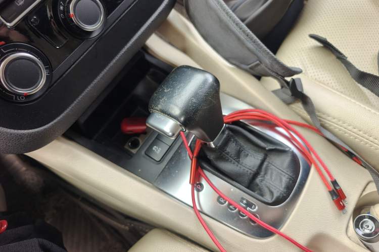 Used Volkswagen Sagitar 2011 1.6L Automatic Comfort Edition Gear Lever