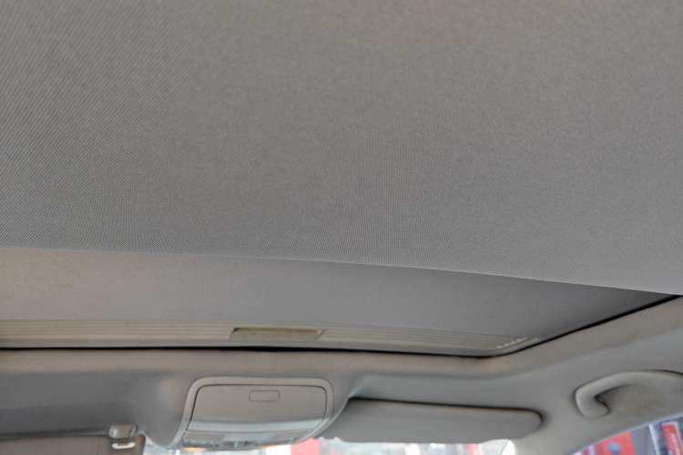 Used Volkswagen Sagitar 2011 1.4 TSI Automatic Luxury Edition Headliner