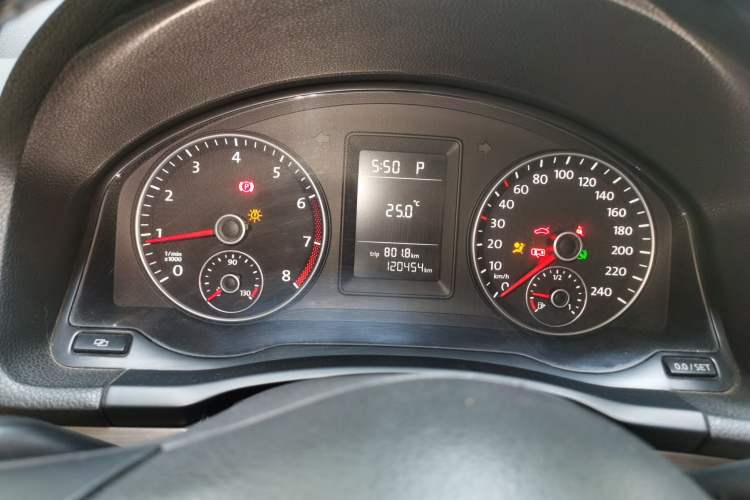 Used Volkswagen Sagitar 2011 1.6L Automatic Special Edition Instrument Cluster
