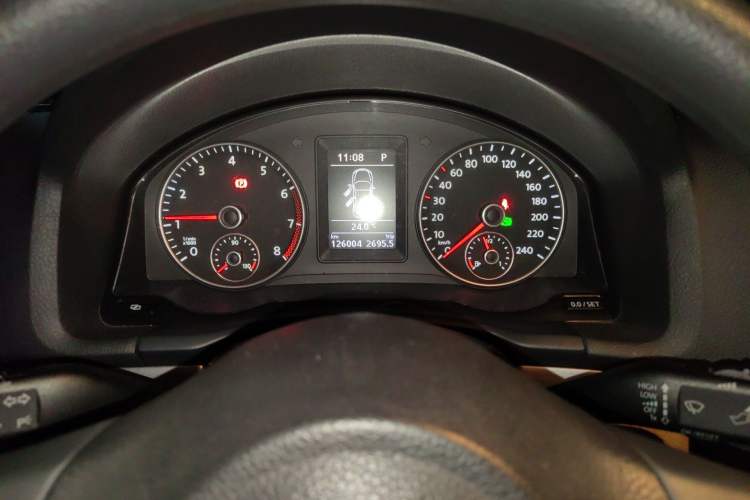 Used Volkswagen Sagitar 2011 1.4 TSI Automatic Luxury Edition Instrument Cluster