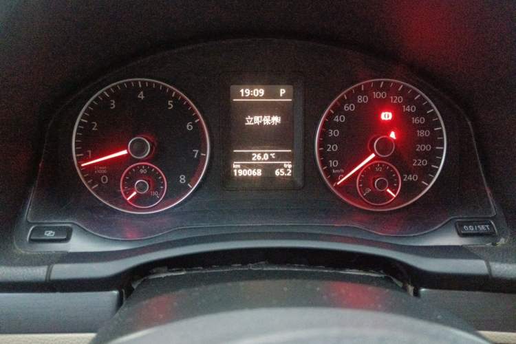 Used Volkswagen Sagitar 2011 1.4 TSI Automatic Tech Model Instrument Cluster