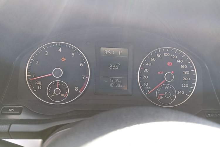 Used Volkswagen Sagitar 2011 1.6L Automatic Comfort Edition Instrument Cluster