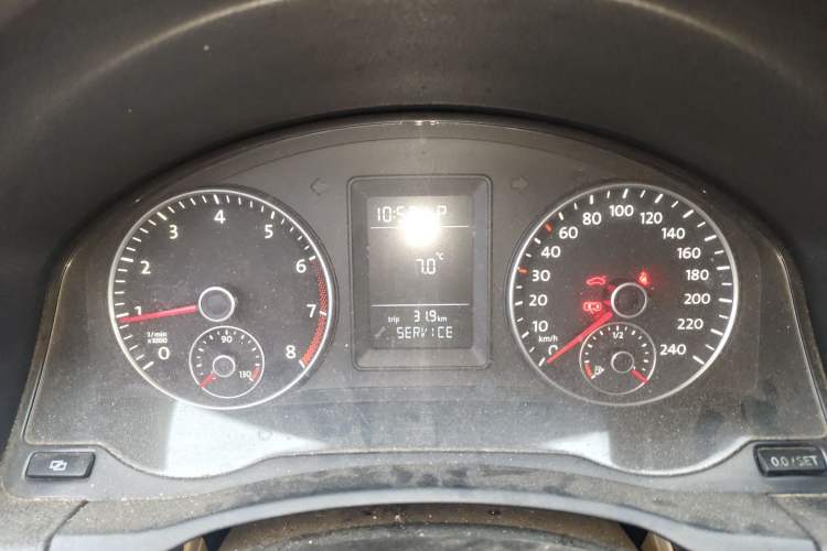 Used Volkswagen Sagitar 2011 1.6L Automatic Comfort Edition Instrument Cluster