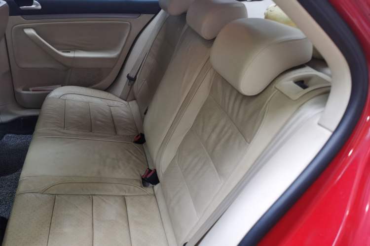 Used Volkswagen Sagitar 2011 1.6L Automatic Special Edition Left Rear Seat