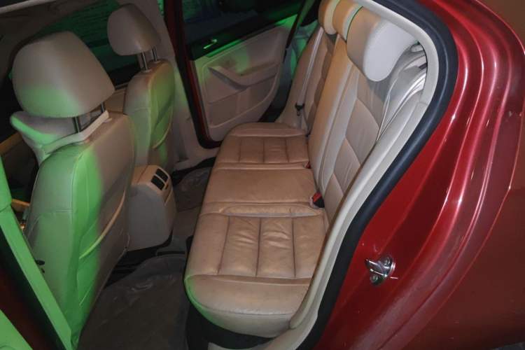 Used Volkswagen Sagitar 2011 1.4 TSI Automatic Luxury Edition Left Rear Seat
