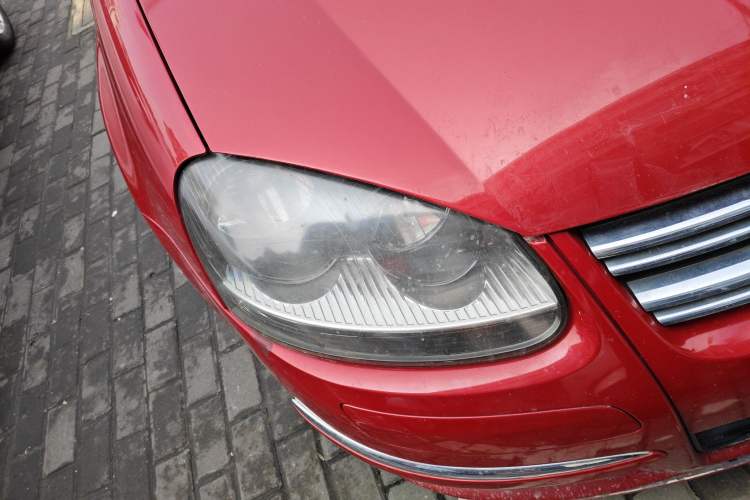 Used Volkswagen Sagitar 2011 1.4 TSI Automatic Luxury Edition Right Front Headlight