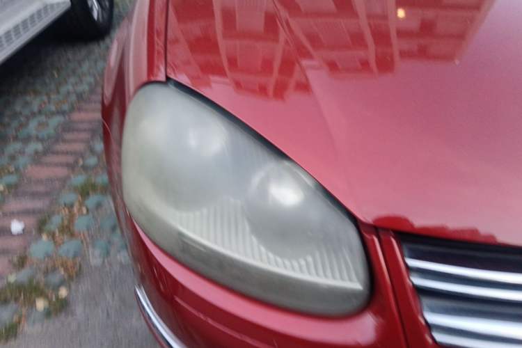 Used Volkswagen Sagitar 2011 1.4 TSI Automatic Tech Model Right Front Headlight