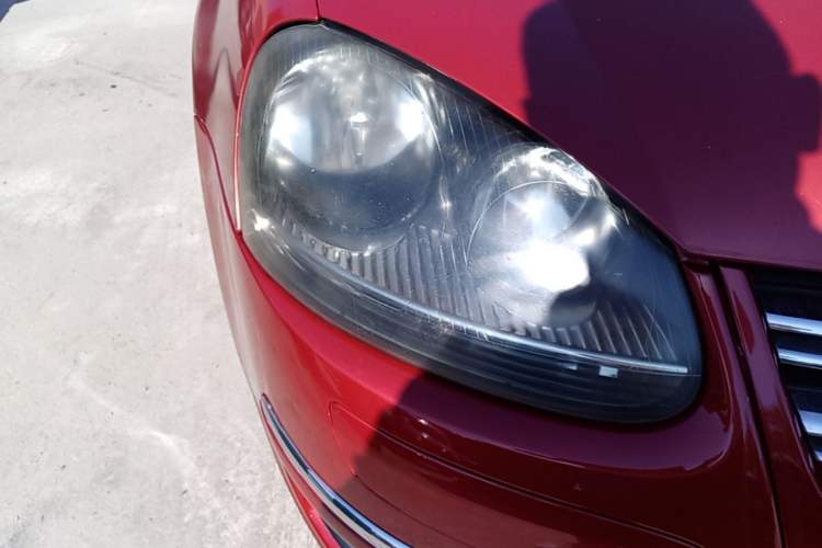 Used Volkswagen Sagitar 2011 1.6L Automatic Comfort Edition Right Front Headlight