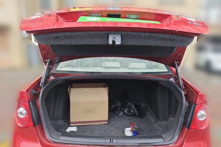 Used Volkswagen Sagitar 2011 1.6L Automatic Comfort Edition Trunk
