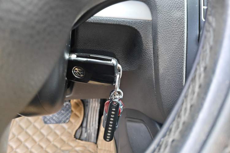 Used Volkswagen Sagitar 2011 1.4 TSI Automatic Luxury Edition Vehicle Key