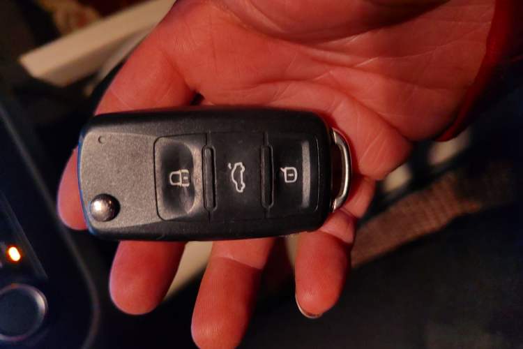 Used Volkswagen Sagitar 2011 1.4 TSI Automatic Luxury Edition Vehicle Key