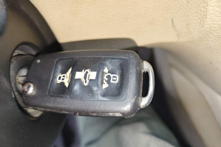 Used Volkswagen Sagitar 2011 1.6L Automatic Comfort Edition Vehicle Key