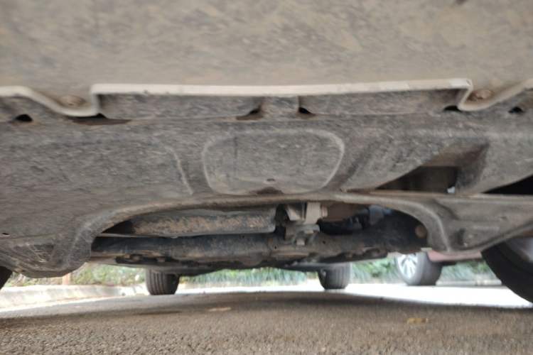 Used Volkswagen Sagitar 2011 1.6L Manual Comfort Version Chassis Front