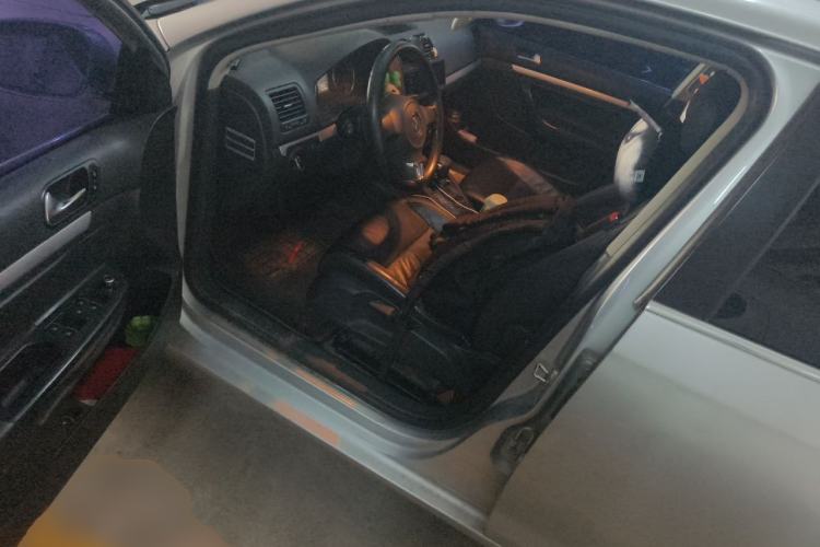 Used Volkswagen Sagitar 2011 1.6L Automatic Special Edition Driver Seat