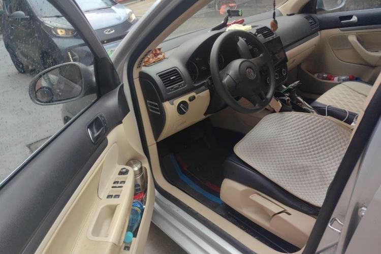 Used Volkswagen Sagitar 2011 1.6L Automatic Fashion Edition Driver Seat