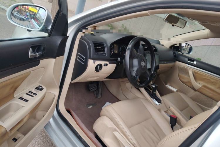 Used Volkswagen Sagitar 2011 1.6L Automatic Comfort Edition Driver Seat