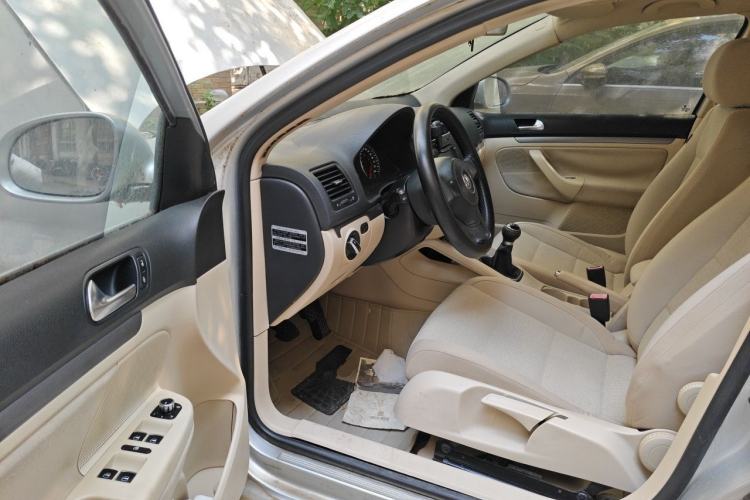 Used Volkswagen Sagitar 2011 1.4 TSI Manual Tech Model Driver Seat