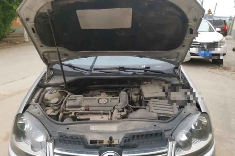 Used Volkswagen Sagitar 2011 1.4 TSI Automatic Luxury Edition Engine Bay