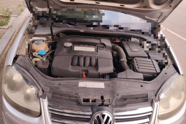 Used Volkswagen Sagitar 2011 1.6L Automatic Comfort Edition Engine Bay