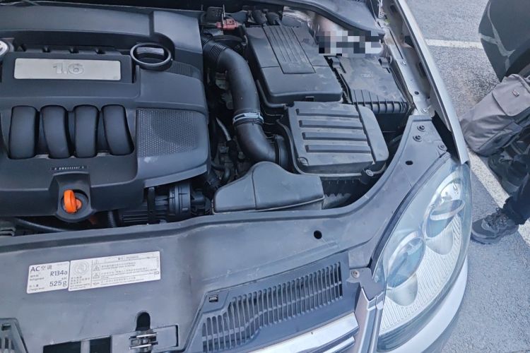 Used Volkswagen Sagitar 2011 1.6L Automatic Special Edition Engine Bay Left