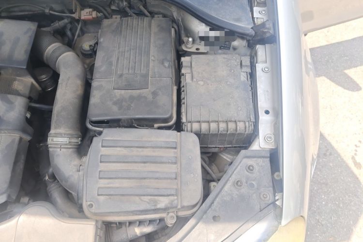 Used Volkswagen Sagitar 2011 1.6L Automatic Fashion Edition Engine Bay Left