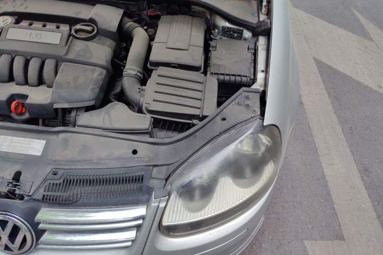 Used Volkswagen Sagitar 2011 1.6L Automatic Special Edition Engine Bay Left