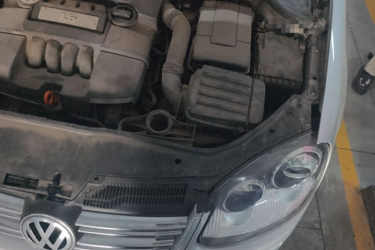 Used Volkswagen Sagitar 2011 1.6L Automatic Special Edition Engine Bay Left