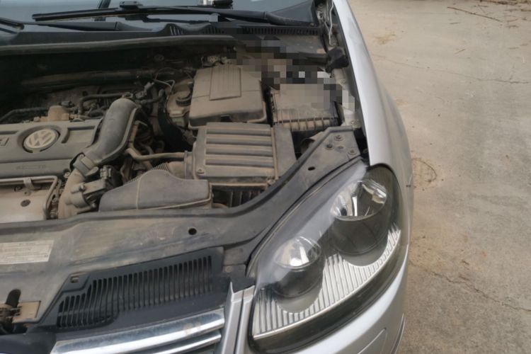 Used Volkswagen Sagitar 2011 1.4 TSI Automatic Luxury Edition Engine Bay Left