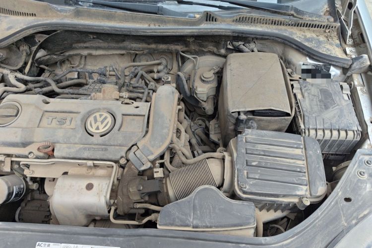 Used Volkswagen Sagitar 2011 1.4 TSI Manual Luxury Edition Engine Bay Left