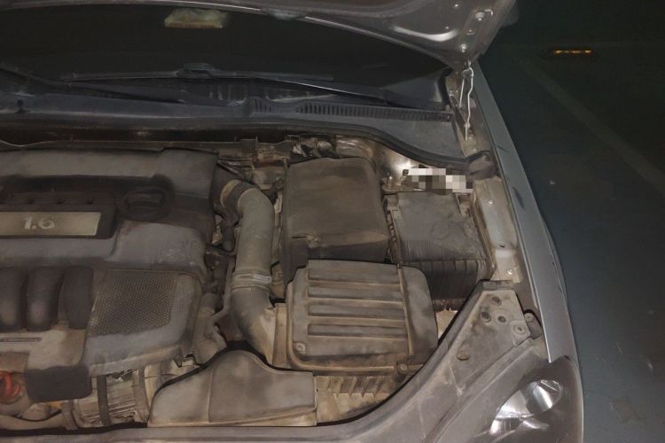 Used Volkswagen Sagitar 2011 1.6L Manual Fashion Edition Engine Bay Left