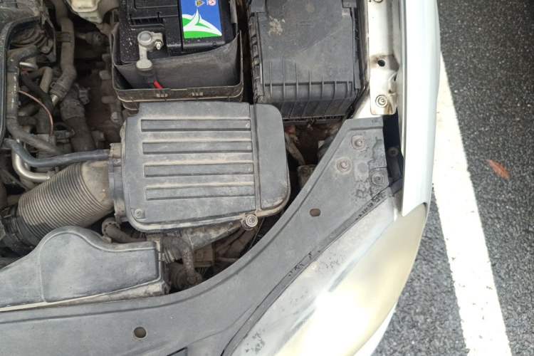 Used Volkswagen Sagitar 2011 1.4 TSI Automatic Luxury Edition Engine Bay Left