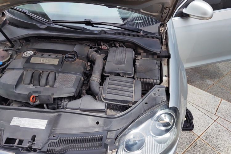 Used Volkswagen Sagitar 2011 1.6L Automatic Special Edition Engine Bay Left