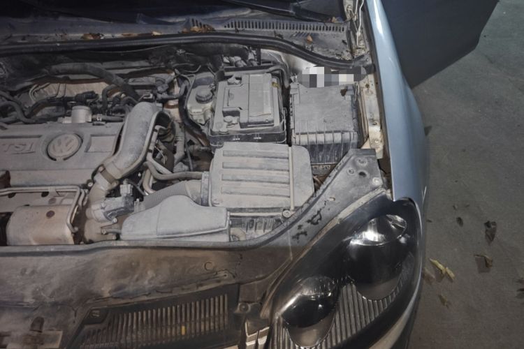 Used Volkswagen Sagitar 2011 1.4 TSI Automatic Luxury Edition Engine Bay Left